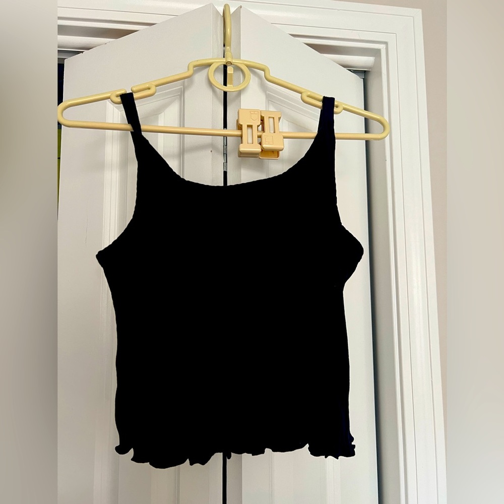 NEVER WORN women’s crop top tank from old navy!